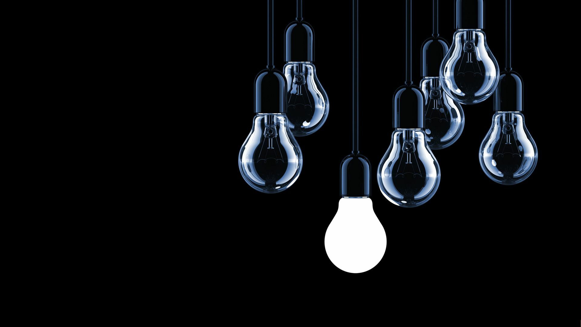 Gl&uuml;hbirnen auf Schwarz